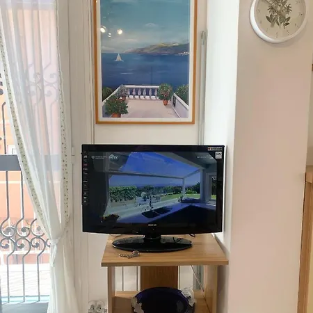 Casa Girasole Centro Apartment *