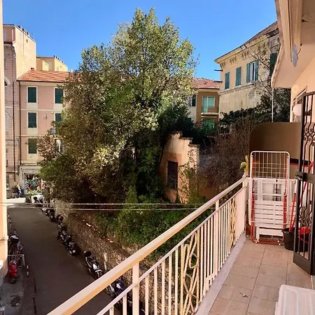 Casa Girasole Centro Apartment *